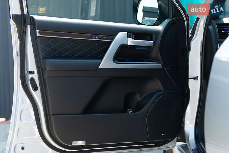 Внедорожник / Кроссовер Toyota Land Cruiser 2018 в Мукачево