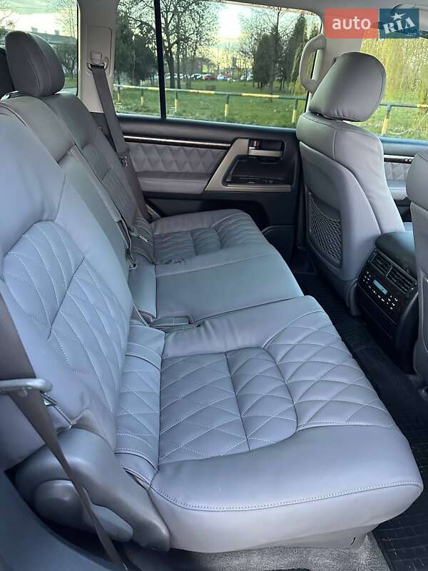 Внедорожник / Кроссовер Toyota Land Cruiser 2008 в Ровно фото 14 Внедорожник / Кроссовер Toyota Land Cruiser 2008 в Ровно