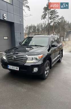 Внедорожник / Кроссовер Toyota Land Cruiser 2013 в Перечине