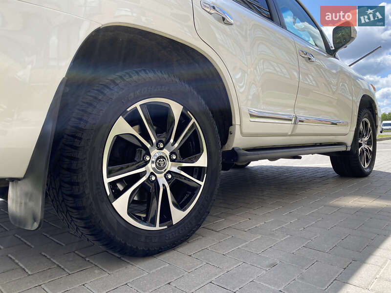 Позашляховик / Кросовер Toyota Land Cruiser 2013 в Києві