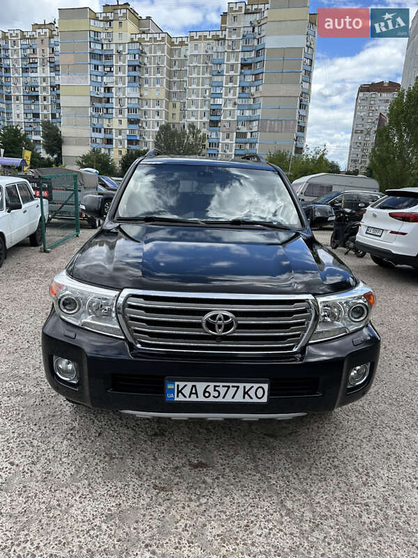 Toyota Land Cruiser 2012