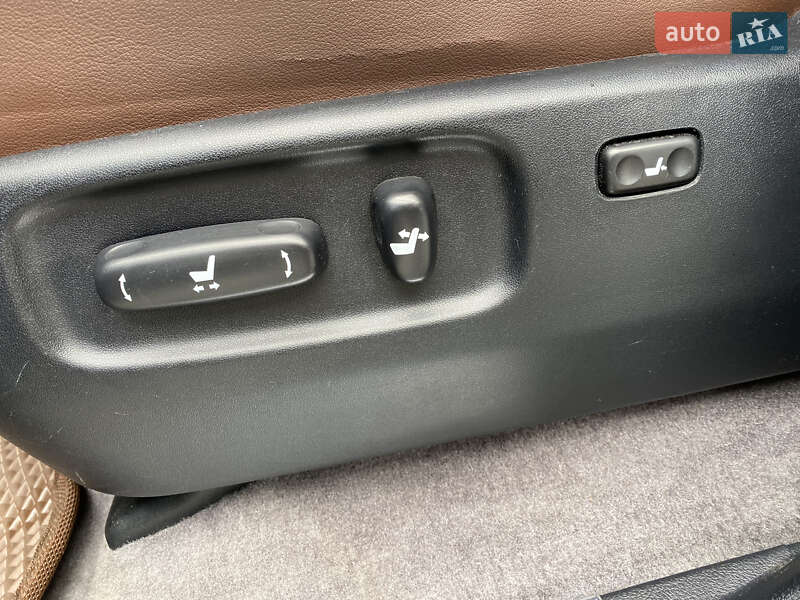 Внедорожник / Кроссовер Toyota Land Cruiser 2012 в Сваляве