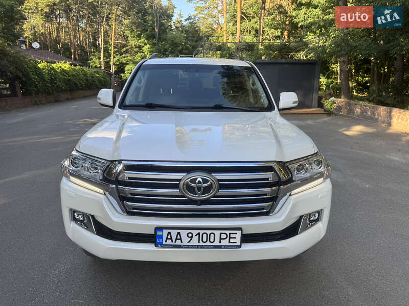Внедорожник / Кроссовер Toyota Land Cruiser 2017 в Киеве фото 6 Внедорожник / Кроссовер Toyota Land Cruiser 2017 в Киеве