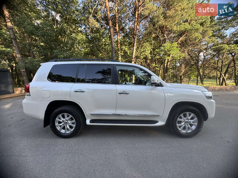 Внедорожник / Кроссовер Toyota Land Cruiser 2017 в Киеве фото 9 Внедорожник / Кроссовер Toyota Land Cruiser 2017 в Киеве