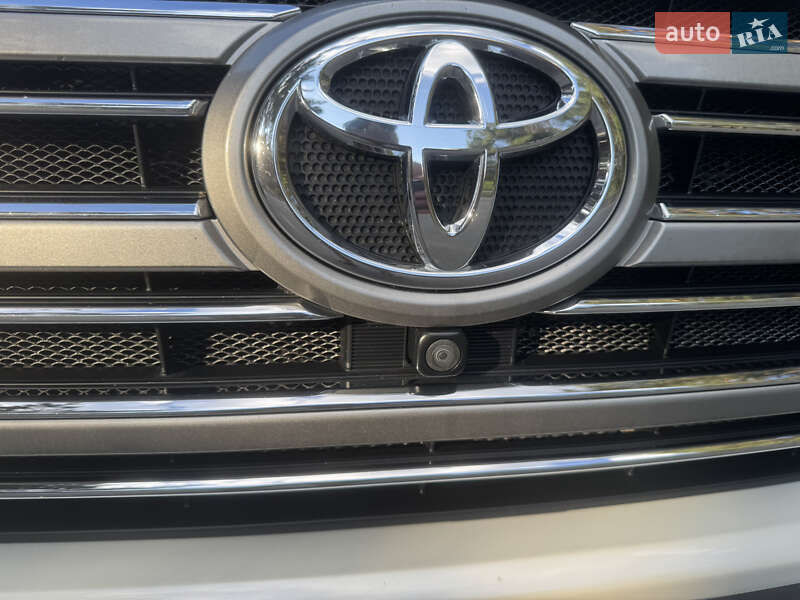 Внедорожник / Кроссовер Toyota Land Cruiser 2017 в Киеве фото 20 Внедорожник / Кроссовер Toyota Land Cruiser 2017 в Киеве