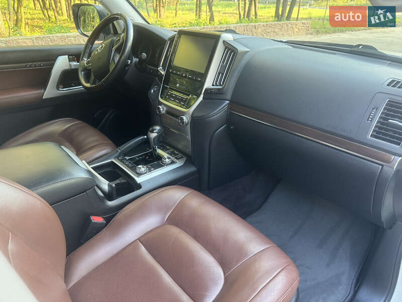 Внедорожник / Кроссовер Toyota Land Cruiser 2017 в Киеве фото 29 Внедорожник / Кроссовер Toyota Land Cruiser 2017 в Киеве