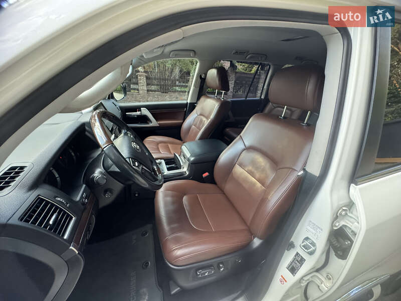 Внедорожник / Кроссовер Toyota Land Cruiser 2017 в Киеве фото 43 Внедорожник / Кроссовер Toyota Land Cruiser 2017 в Киеве