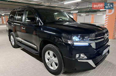 Внедорожник / Кроссовер Toyota Land Cruiser 2012 в 