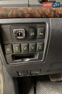 Внедорожник / Кроссовер Toyota Land Cruiser 2012 в 