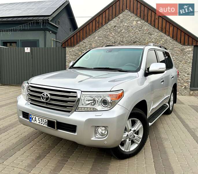 Toyota Land Cruiser 2012