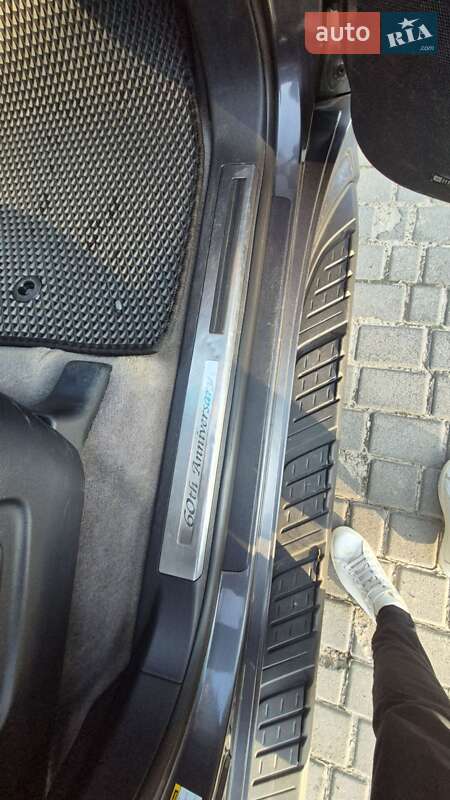 Внедорожник / Кроссовер Toyota Land Cruiser 2011 в Сходнице