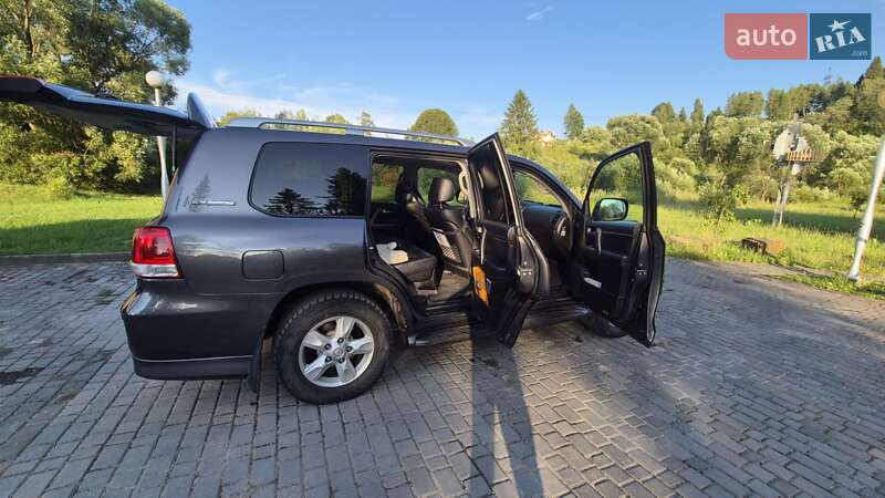 Внедорожник / Кроссовер Toyota Land Cruiser 2011 в Сходнице