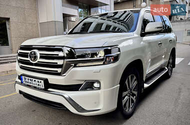 Внедорожник / Кроссовер Toyota Land Cruiser 2017 в 
