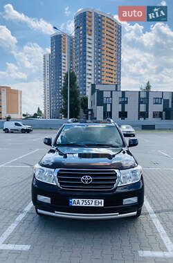 Позашляховик / Кросовер Toyota Land Cruiser 2011 в Києві