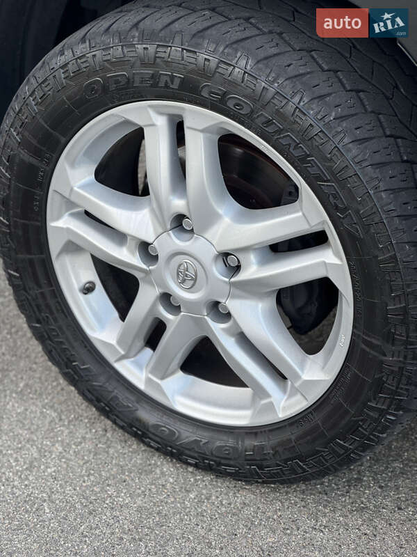 Внедорожник / Кроссовер Toyota Land Cruiser 2008 в Киеве фото 9 Внедорожник / Кроссовер Toyota Land Cruiser 2008 в Киеве