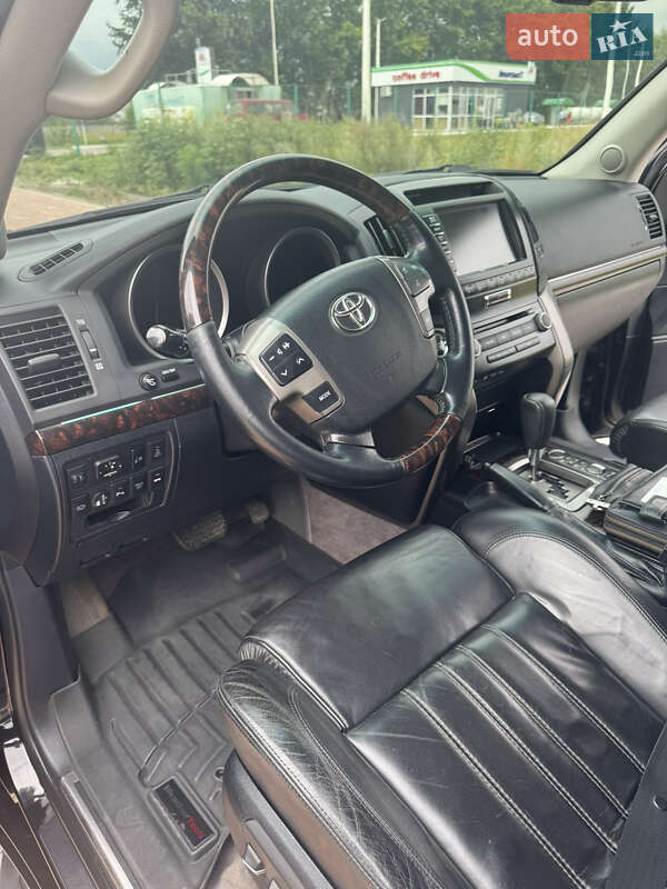 Внедорожник / Кроссовер Toyota Land Cruiser 2011 в Броварах