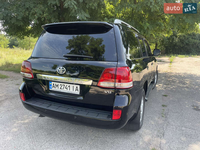 Позашляховик / Кросовер Toyota Land Cruiser 2011 в Лубнах фото 7 Позашляховик / Кросовер Toyota Land Cruiser 2011 в Лубнах