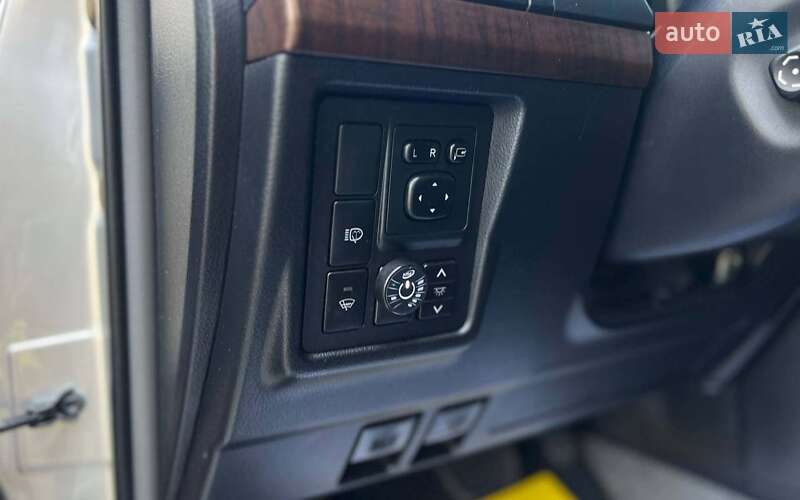 Внедорожник / Кроссовер Toyota Land Cruiser 2012 в Ивано-Франковске