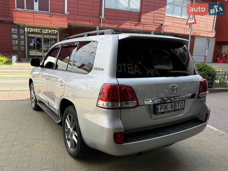 Внедорожник / Кроссовер Toyota Land Cruiser 2011 в Львове