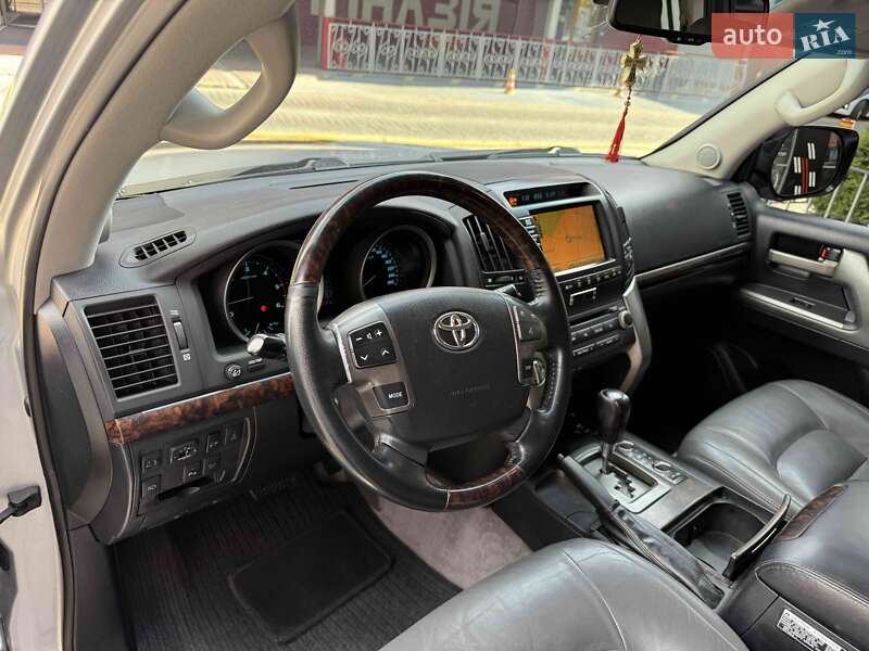 Внедорожник / Кроссовер Toyota Land Cruiser 2011 в Львове