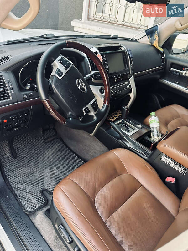 Внедорожник / Кроссовер Toyota Land Cruiser 2014 в Киеве