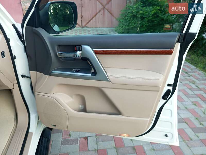 Позашляховик / Кросовер Toyota Land Cruiser 2014 в Києві фото 11 Позашляховик / Кросовер Toyota Land Cruiser 2014 в Києві