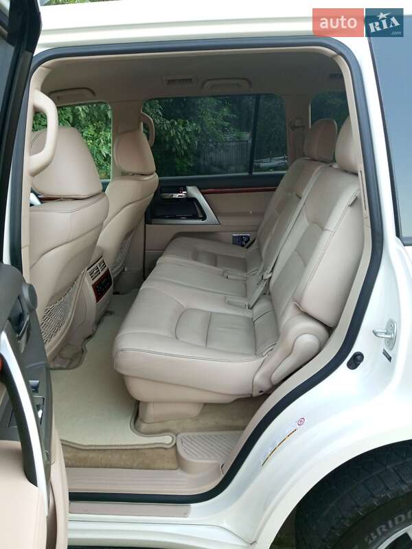 Позашляховик / Кросовер Toyota Land Cruiser 2014 в Києві фото 16 Позашляховик / Кросовер Toyota Land Cruiser 2014 в Києві