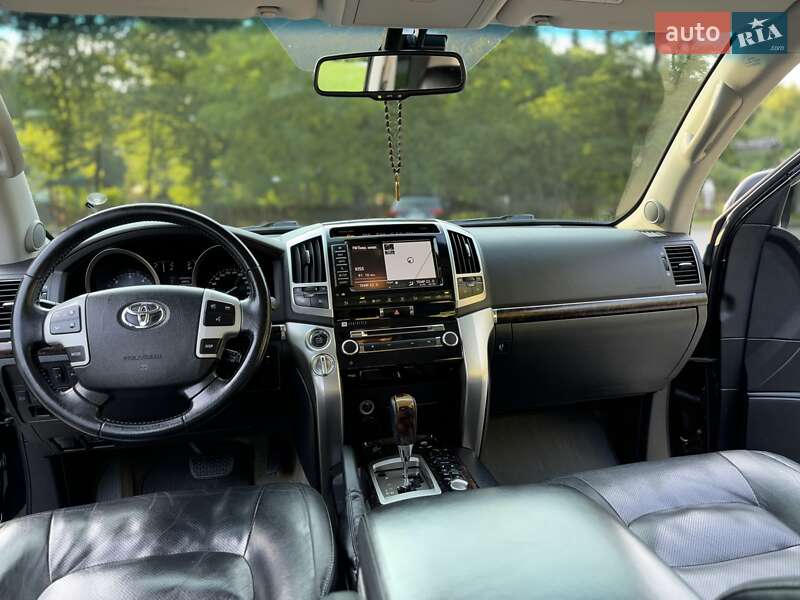 Позашляховик / Кросовер Toyota Land Cruiser 2014 в Трускавці фото 71 Позашляховик / Кросовер Toyota Land Cruiser 2014 в Трускавці