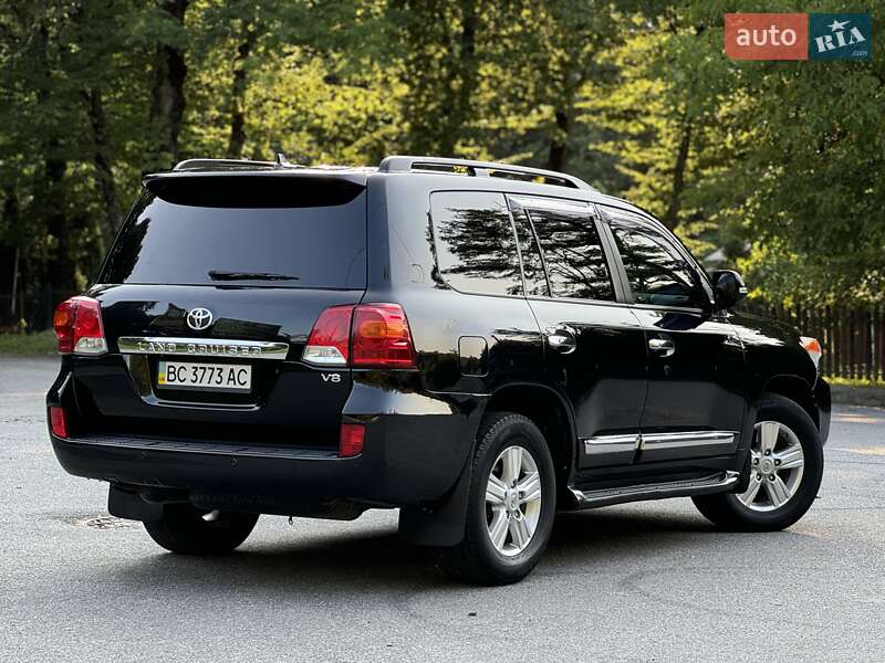 Позашляховик / Кросовер Toyota Land Cruiser 2014 в Трускавці фото 92 Позашляховик / Кросовер Toyota Land Cruiser 2014 в Трускавці