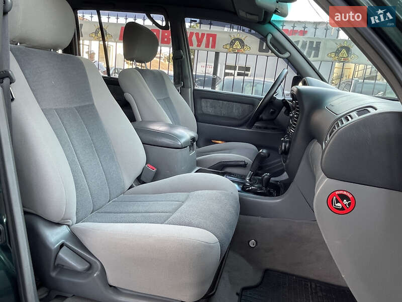 Позашляховик / Кросовер Toyota Land Cruiser 2001 в Миколаєві