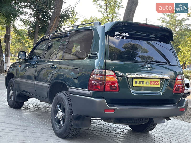 Позашляховик / Кросовер Toyota Land Cruiser 2001 в Миколаєві