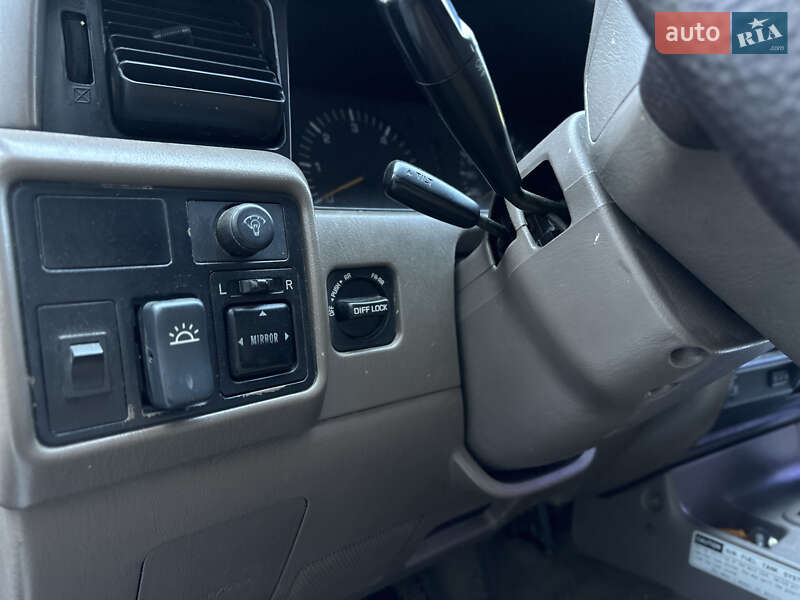 Внедорожник / Кроссовер Toyota Land Cruiser 1997 в Сваляве