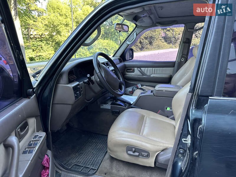 Внедорожник / Кроссовер Toyota Land Cruiser 1997 в Сваляве