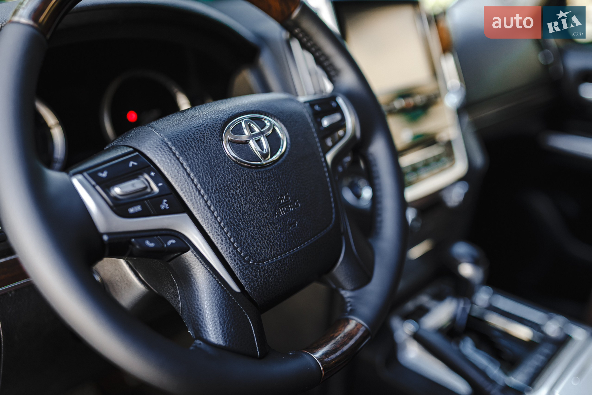 Toyota Land Cruiser 2019 VIN JTMCV02J804275595 фото оголошення 21 з 38