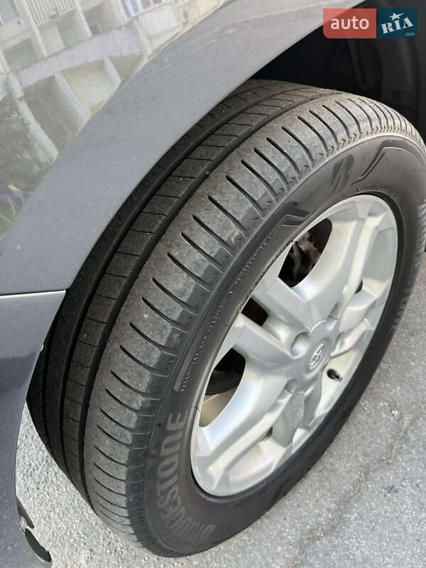 Внедорожник / Кроссовер Toyota Land Cruiser 2011 в Киеве фото 23 Внедорожник / Кроссовер Toyota Land Cruiser 2011 в Киеве