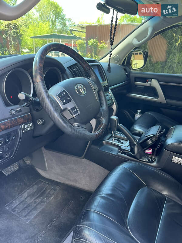 Внедорожник / Кроссовер Toyota Land Cruiser 2011 в Киеве фото 26 Внедорожник / Кроссовер Toyota Land Cruiser 2011 в Киеве