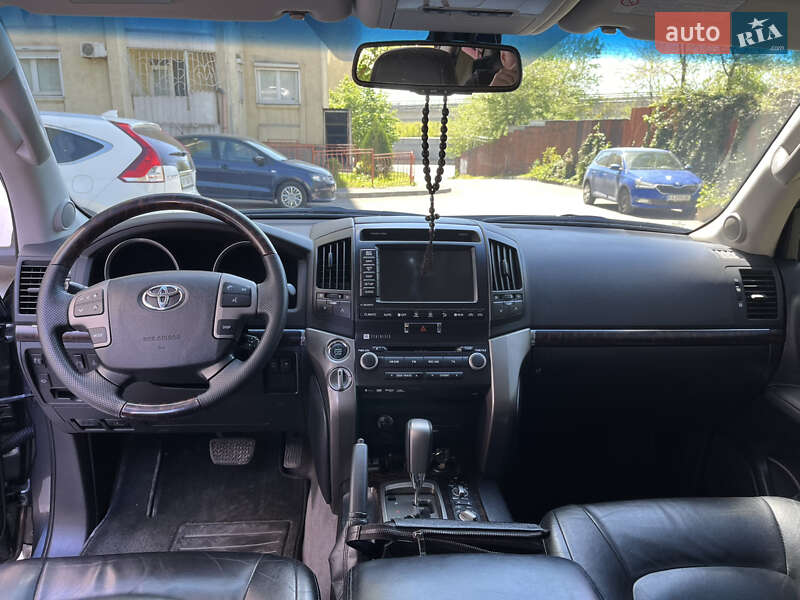 Внедорожник / Кроссовер Toyota Land Cruiser 2011 в Киеве фото 28 Внедорожник / Кроссовер Toyota Land Cruiser 2011 в Киеве