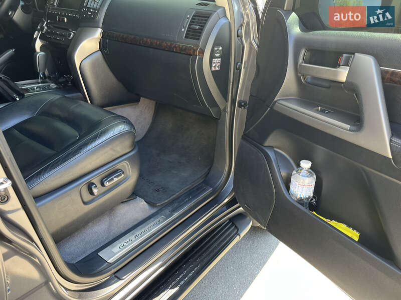 Внедорожник / Кроссовер Toyota Land Cruiser 2011 в Киеве фото 34 Внедорожник / Кроссовер Toyota Land Cruiser 2011 в Киеве