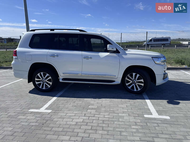 Внедорожник / Кроссовер Toyota Land Cruiser 2020 в Киеве фото 4 Внедорожник / Кроссовер Toyota Land Cruiser 2020 в Киеве