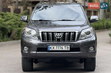Позашляховик / Кросовер Toyota Land Cruiser 2010 в Новомосковську