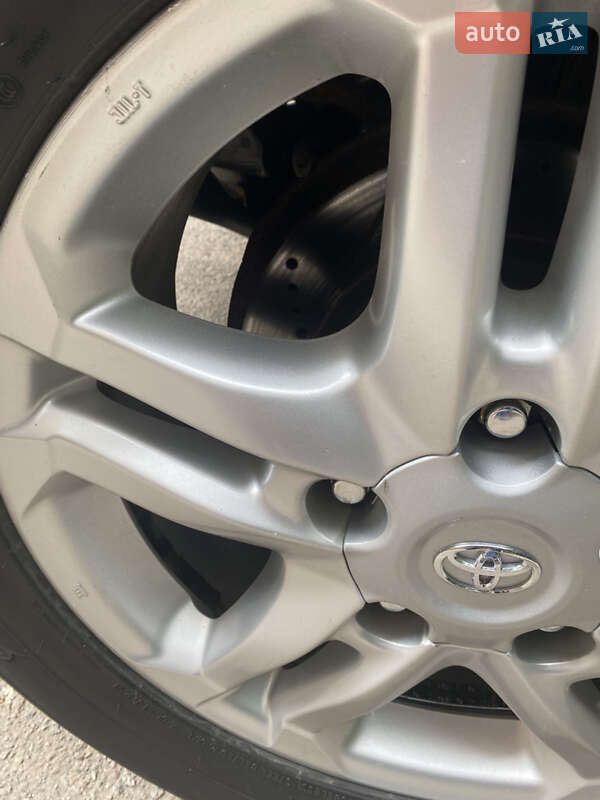 Внедорожник / Кроссовер Toyota Land Cruiser 2012 в Харькове