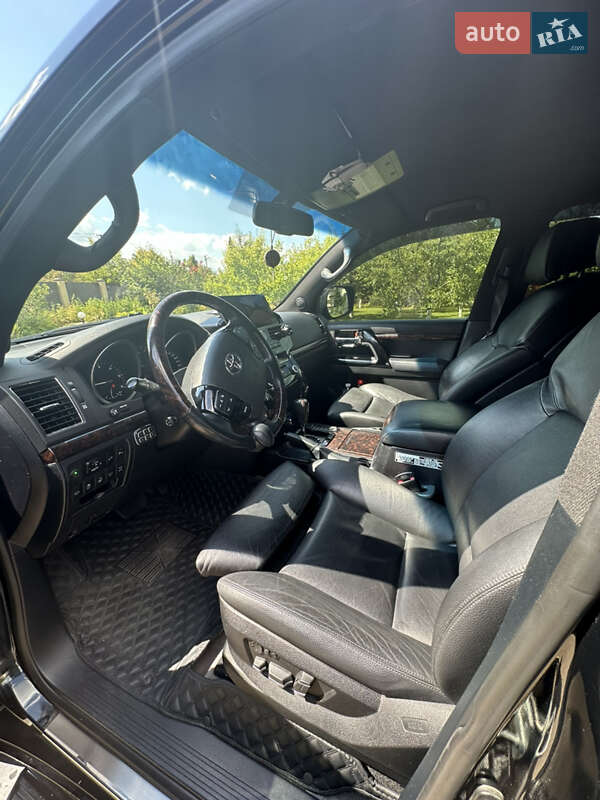 Позашляховик / Кросовер Toyota Land Cruiser 2013 в Києві фото 7 Позашляховик / Кросовер Toyota Land Cruiser 2013 в Києві