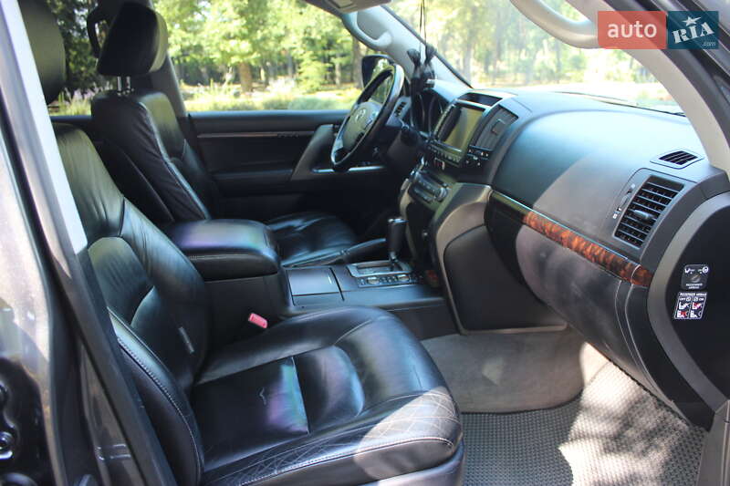 Внедорожник / Кроссовер Toyota Land Cruiser 2011 в Кривом Роге
