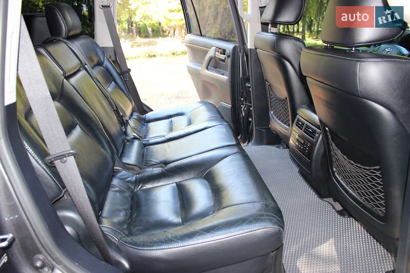Внедорожник / Кроссовер Toyota Land Cruiser 2011 в Кривом Роге