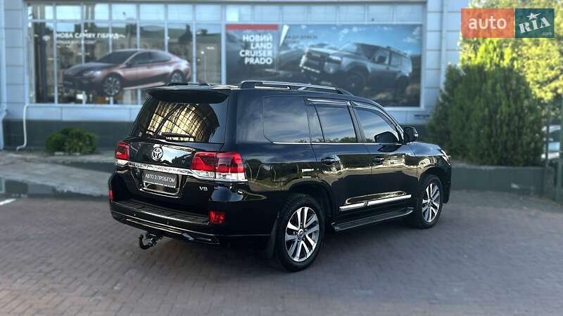 Внедорожник / Кроссовер Toyota Land Cruiser 2016 в Черновцах
