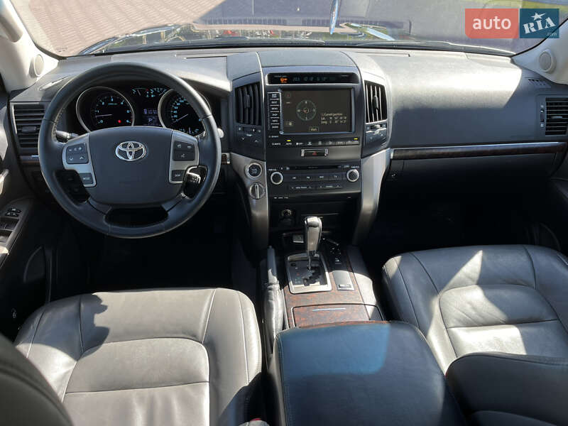 Внедорожник / Кроссовер Toyota Land Cruiser 2008 в Ровно фото 7 Внедорожник / Кроссовер Toyota Land Cruiser 2008 в Ровно