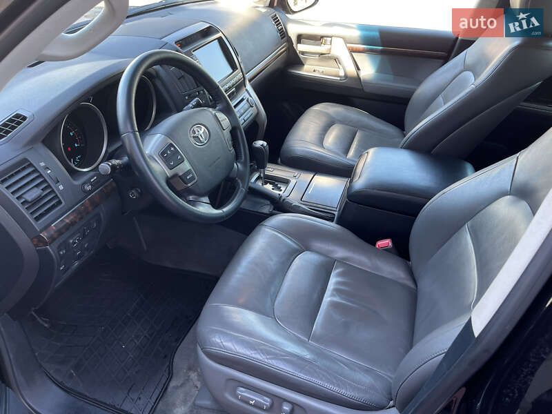 Внедорожник / Кроссовер Toyota Land Cruiser 2008 в Ровно фото 14 Внедорожник / Кроссовер Toyota Land Cruiser 2008 в Ровно