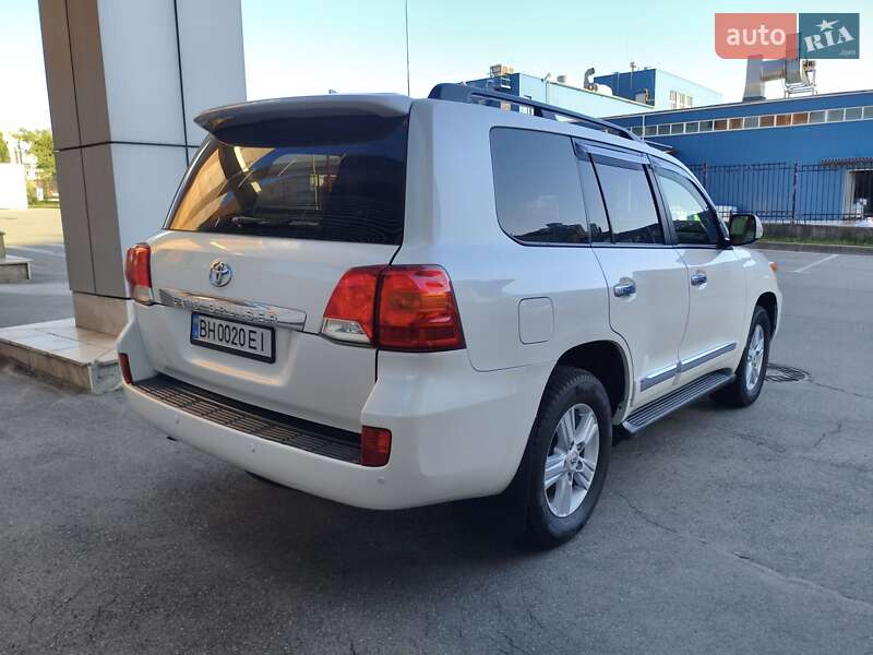 Внедорожник / Кроссовер Toyota Land Cruiser 2014 в Киеве фото 11 Внедорожник / Кроссовер Toyota Land Cruiser 2014 в Киеве