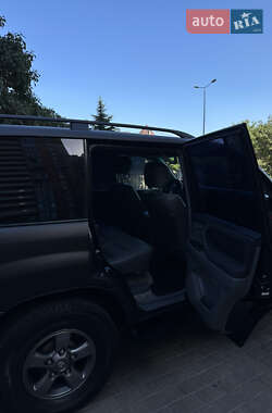 Внедорожник / Кроссовер Toyota Land Cruiser 2002 в 