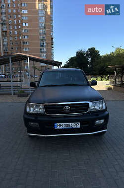 Внедорожник / Кроссовер Toyota Land Cruiser 2002 в 